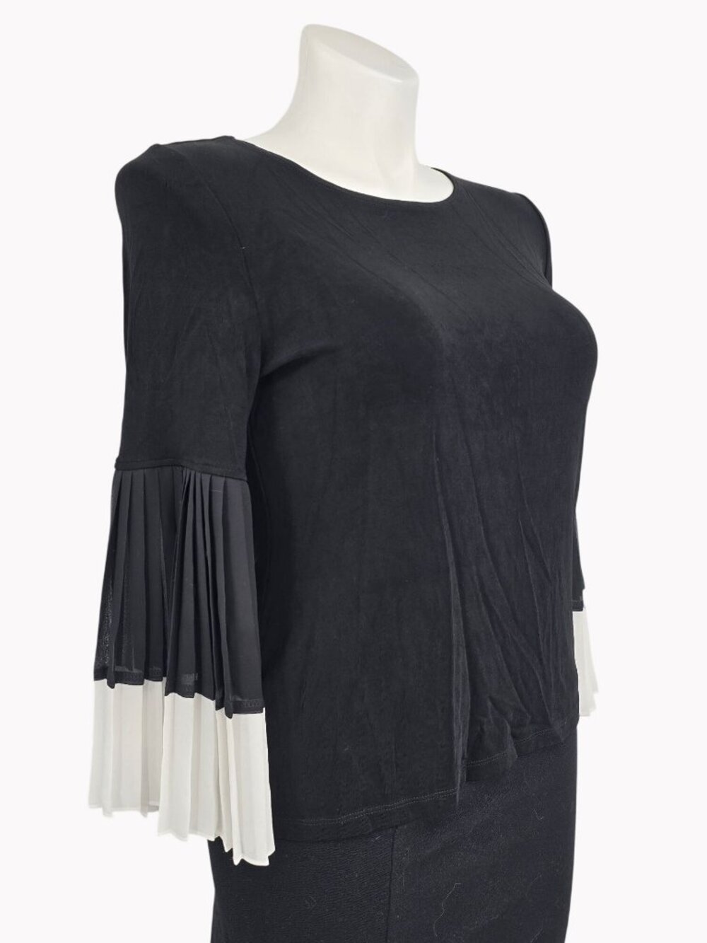 Chico's 2 Travelers Womens Size 12 Black Tiered Bell Sleeve Top Stretch
